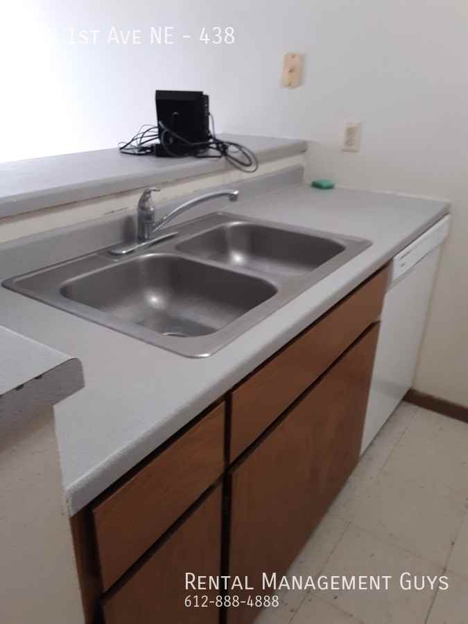 438 1st Ave Ne #438 - Photo 3 of 17