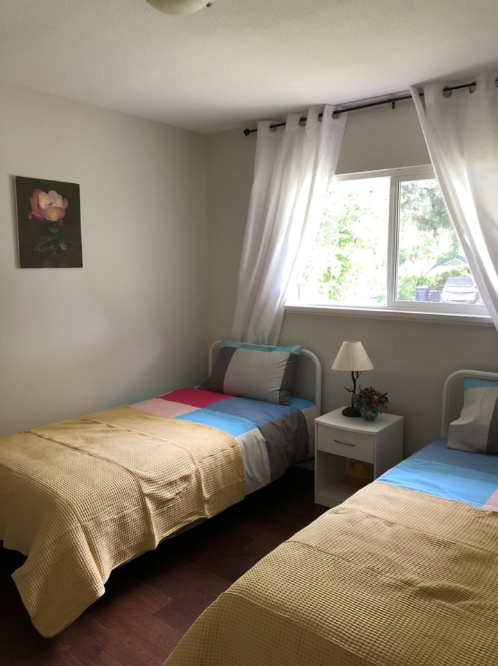 3274 Wellington St - Photo 3 of 8