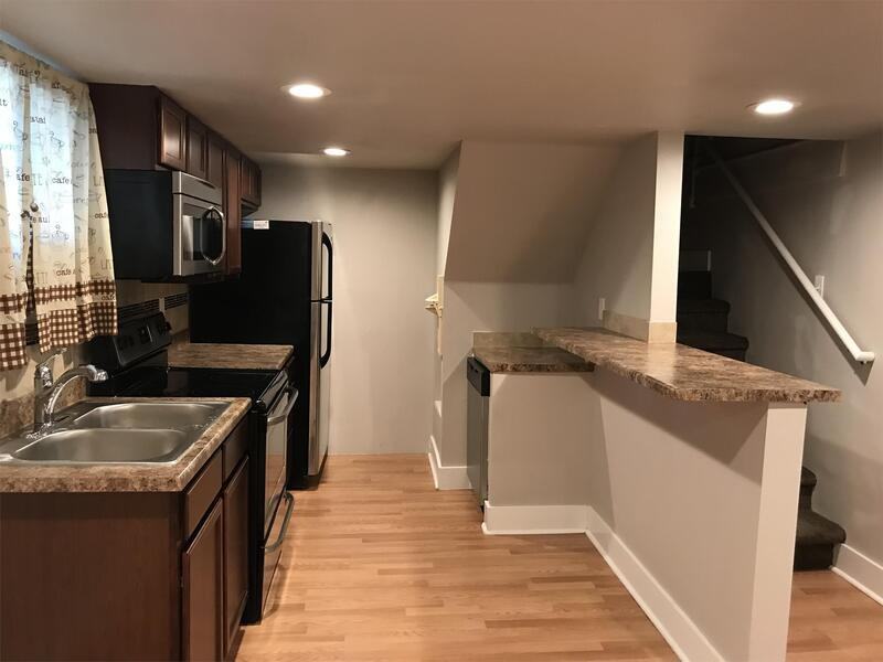 810 21st St - Photo 3 of 17