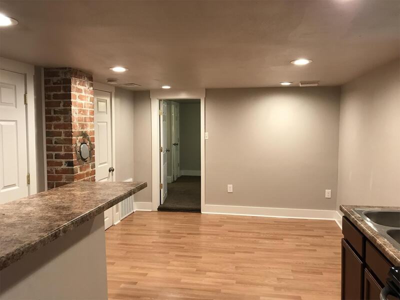 810 21st St - Photo 4 of 17