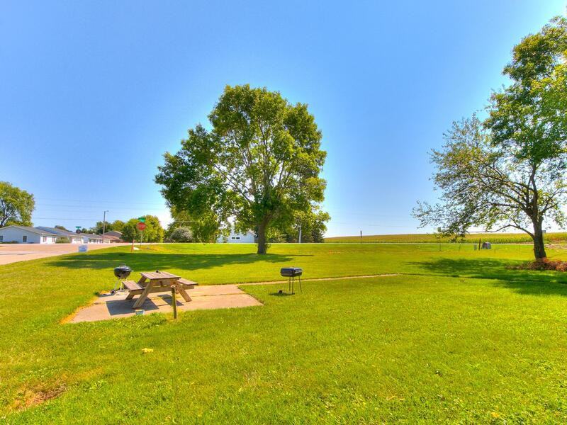 16 1014 - Photo 2 of 4