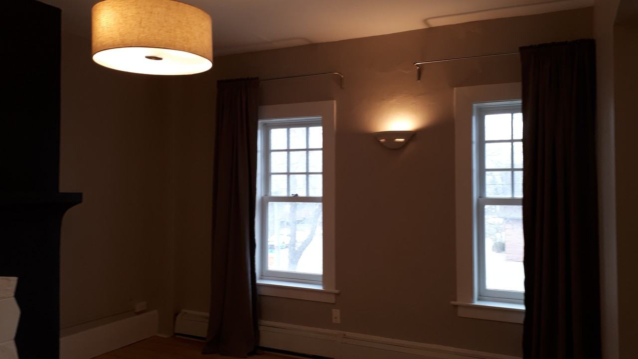 204, 9955 - 114 st - Photo 2 of 10