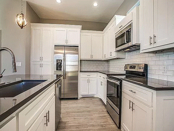 19862 Southside Dr #8 - Photo 3 of 16