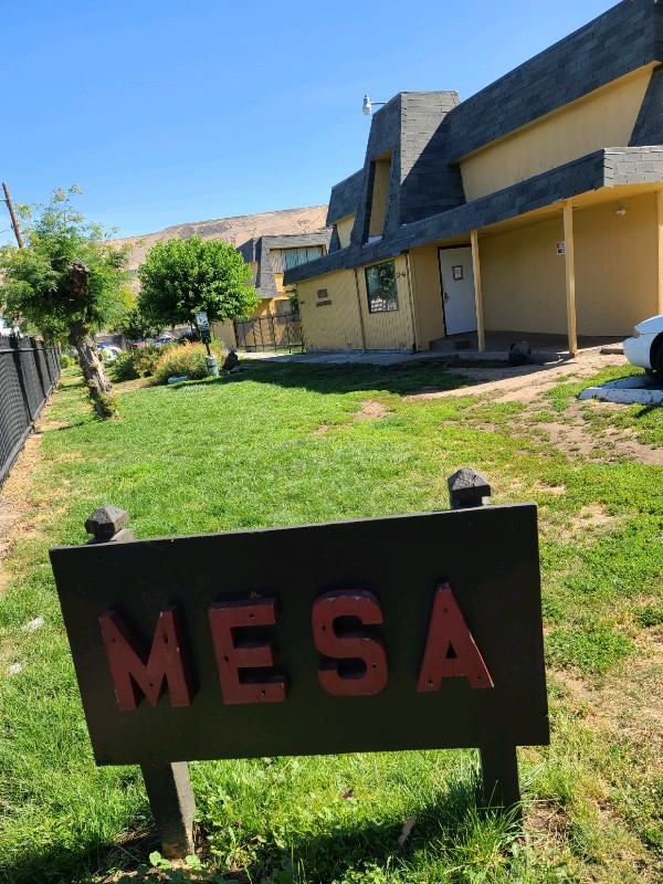 1705 Gordon Rd - Photo 3 of 6