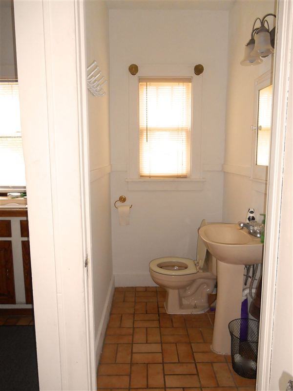 424 Stanwood St - Photo 2 of 20