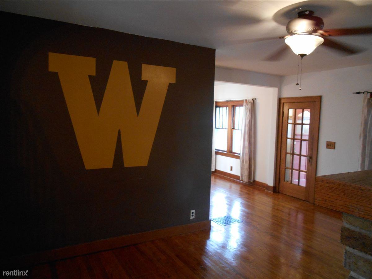 424 Stanwood St - Photo 3 of 20