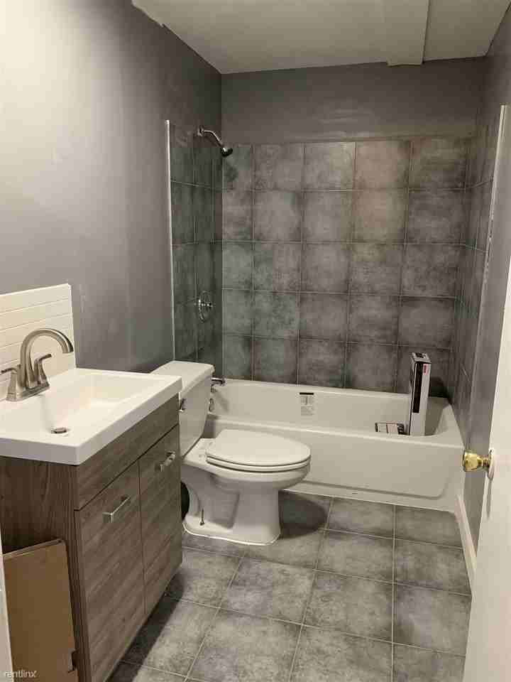 411 Wethersfield Ave - Photo 2 of 4