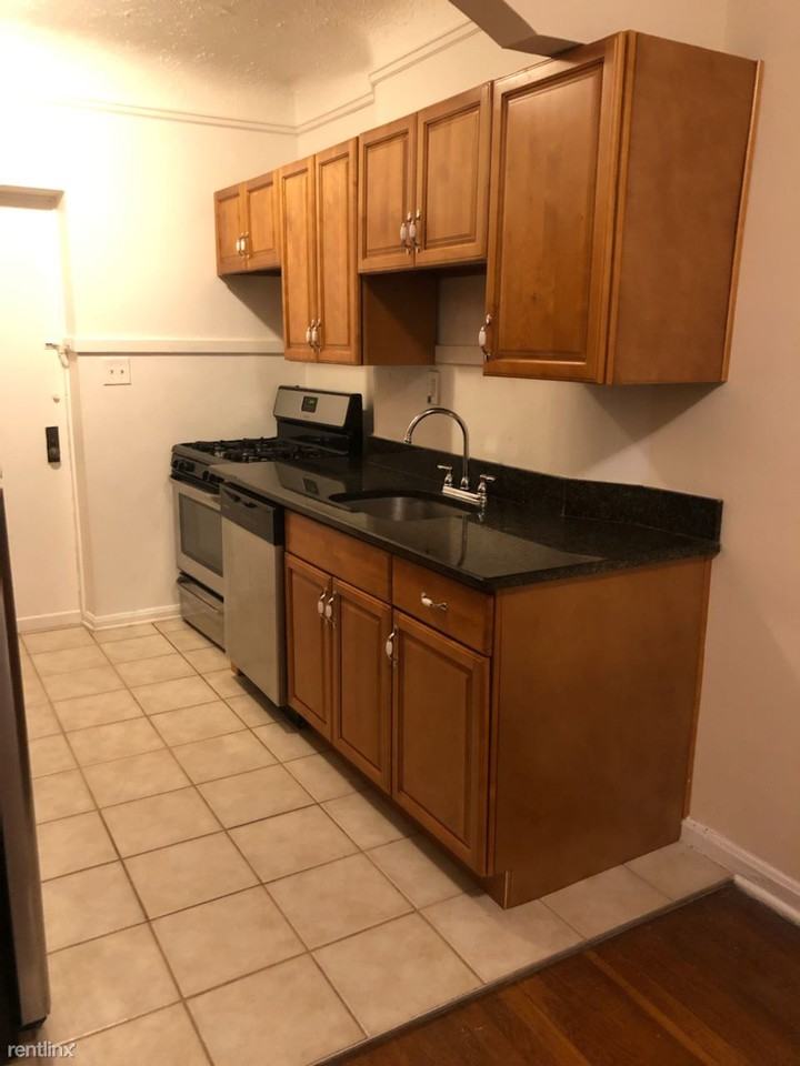 Westcourt Apartments - Photo 6 of 9