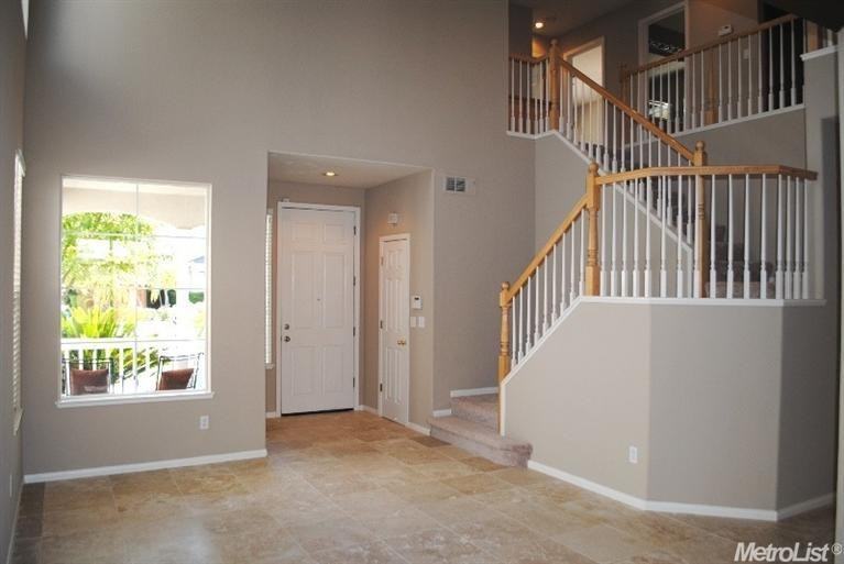 721 Alexandra Dr - Photo 2 of 15