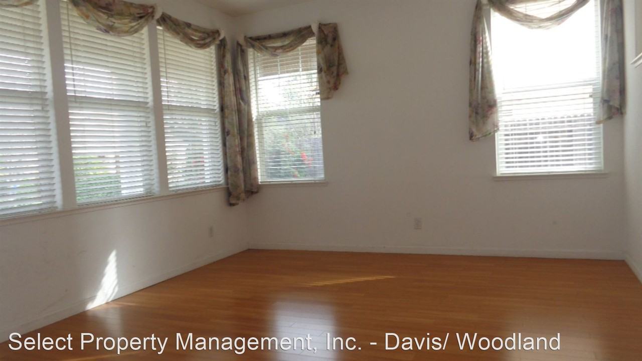 1526 Rio Grande St - Photo 2 of 11