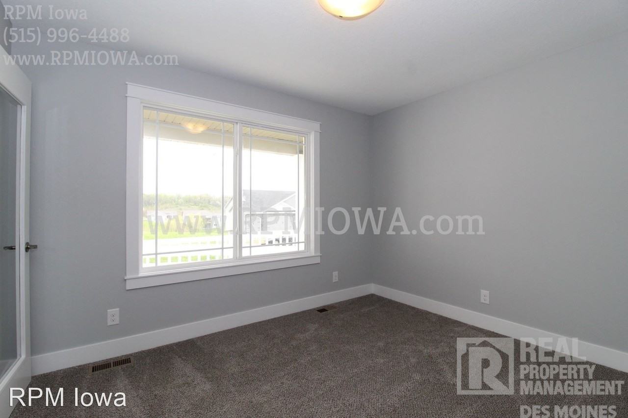 5374 Destiny Dr - Photo 3 of 39