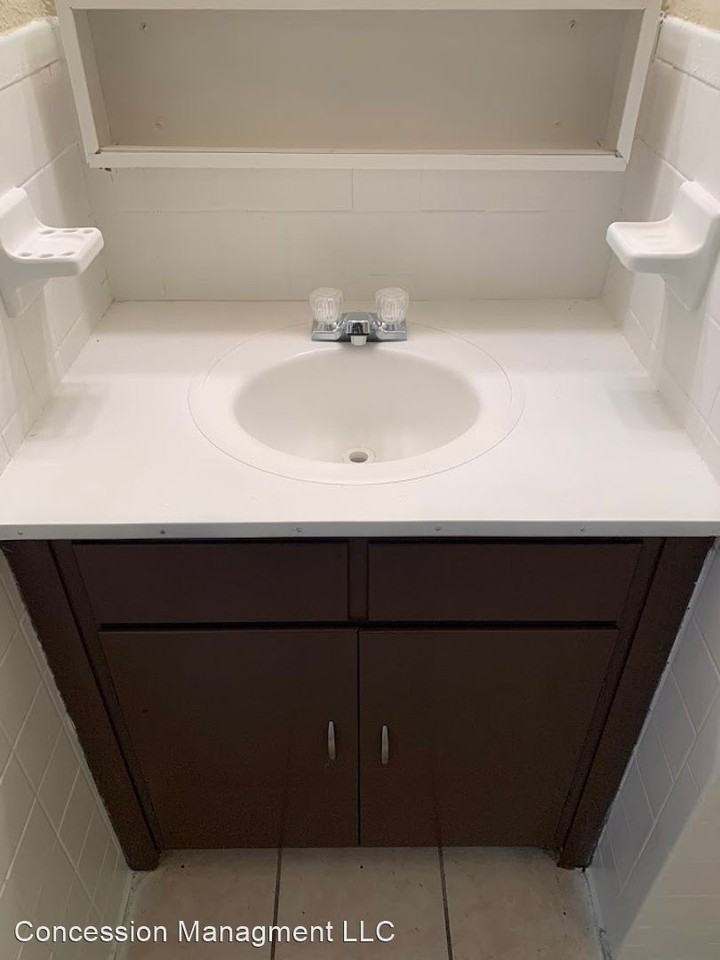 5674 Akra Ave - Photo 3 of 8