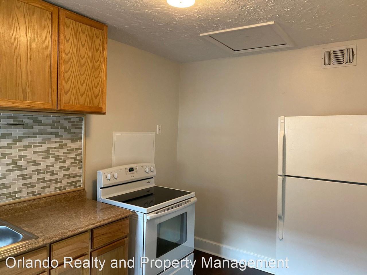 1019 Park Lake St - Photo 2 of 10