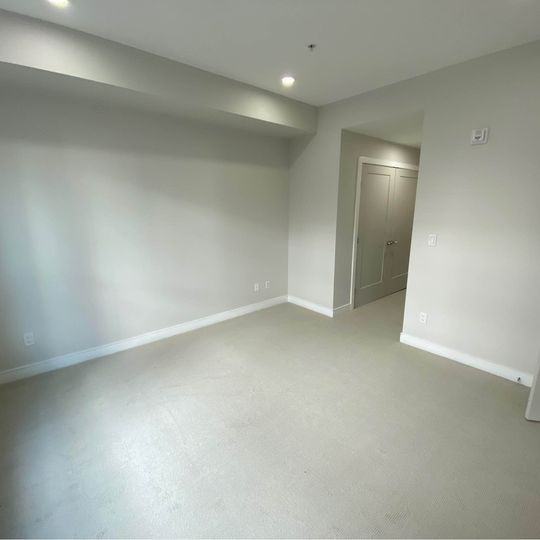 10401 84 Ave - Photo 4 of 11
