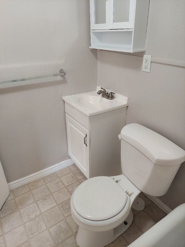 520 N Dexter St - Photo 2 of 15