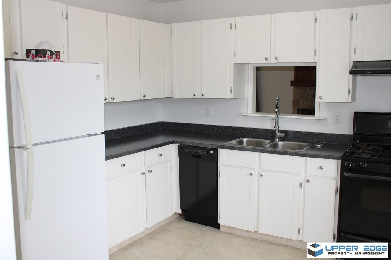 31 Lamirande Pl - Photo 2 of 17