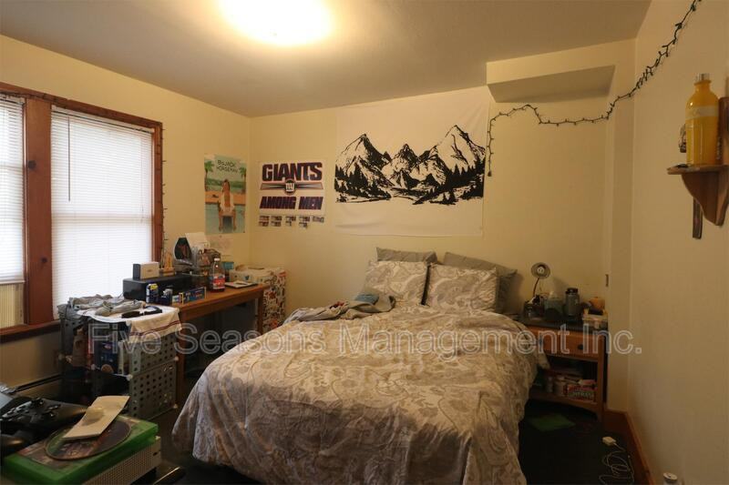 127 N Union St - Photo 5 of 19