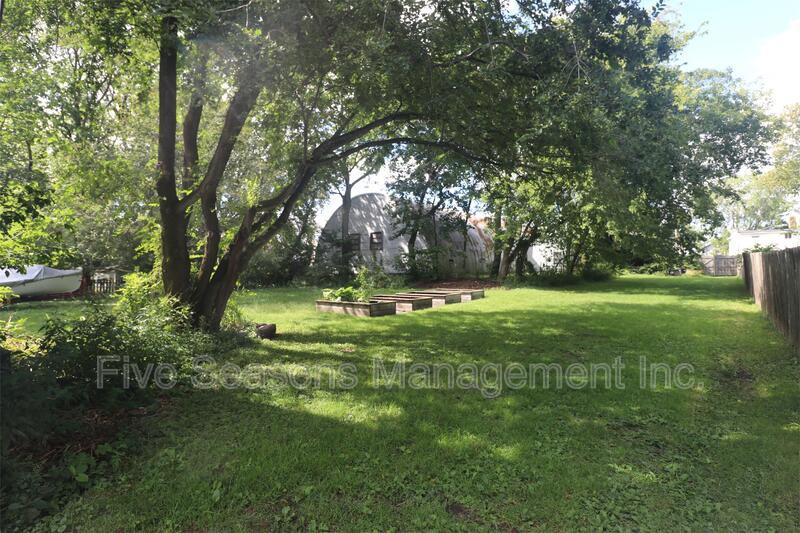 127 N Union St - Photo 3 of 19
