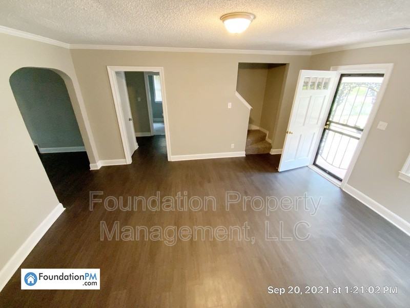 576 E Frank Ave - Photo 3 of 19