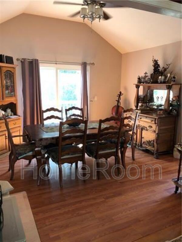 6506 N Elmwood Ct - Photo 2 of 10