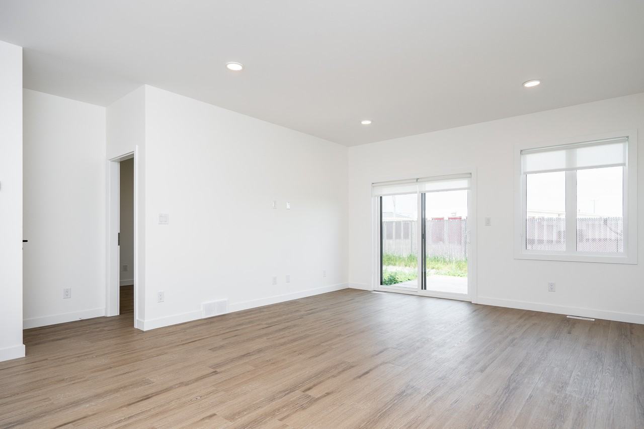 29 Blumberg Trail, Headingley, MB R4H 1C6 2 Bedroom Apartment for