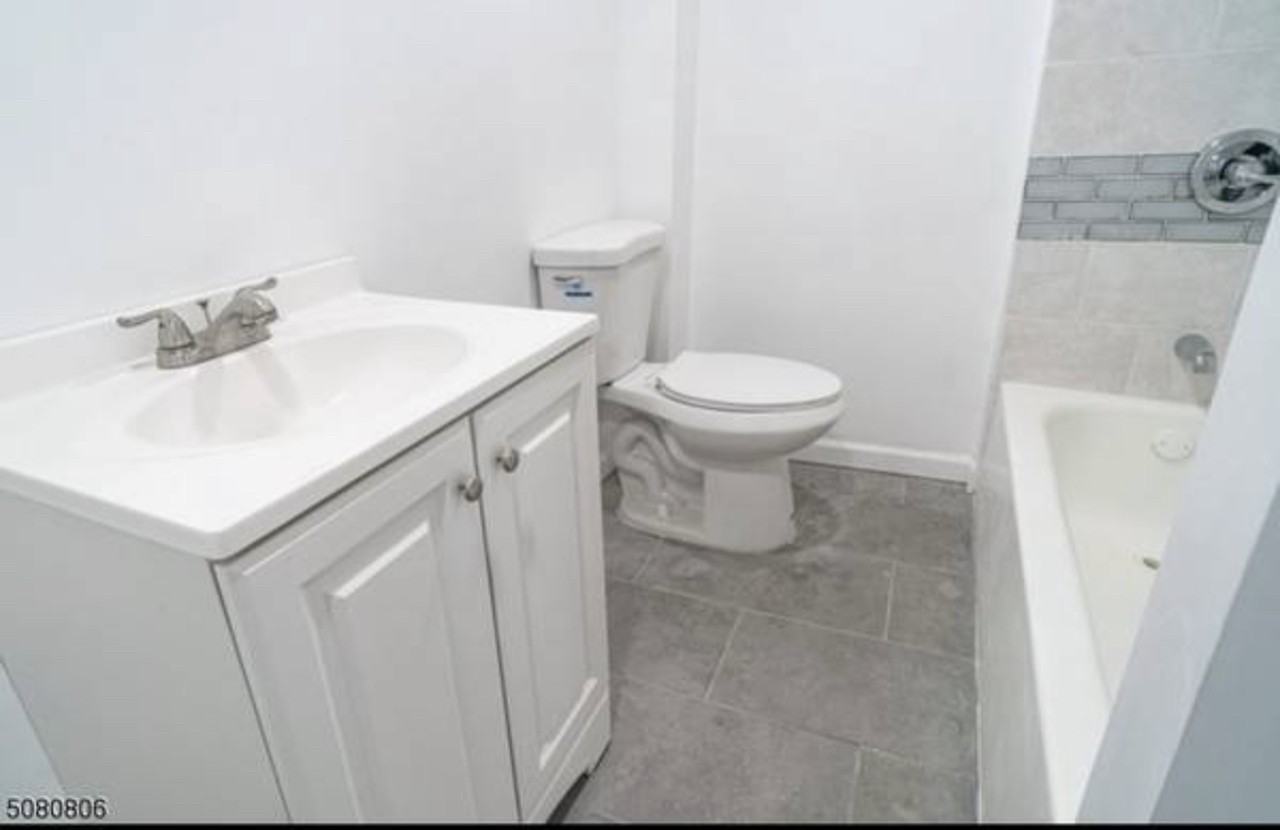 16 Jefferson St - Photo 4 of 5
