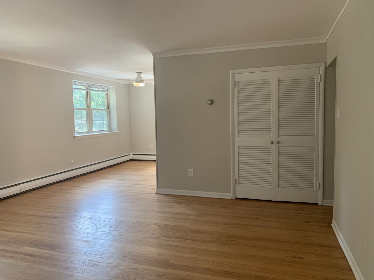 404 N Monroe Street - Photo 2 of 22
