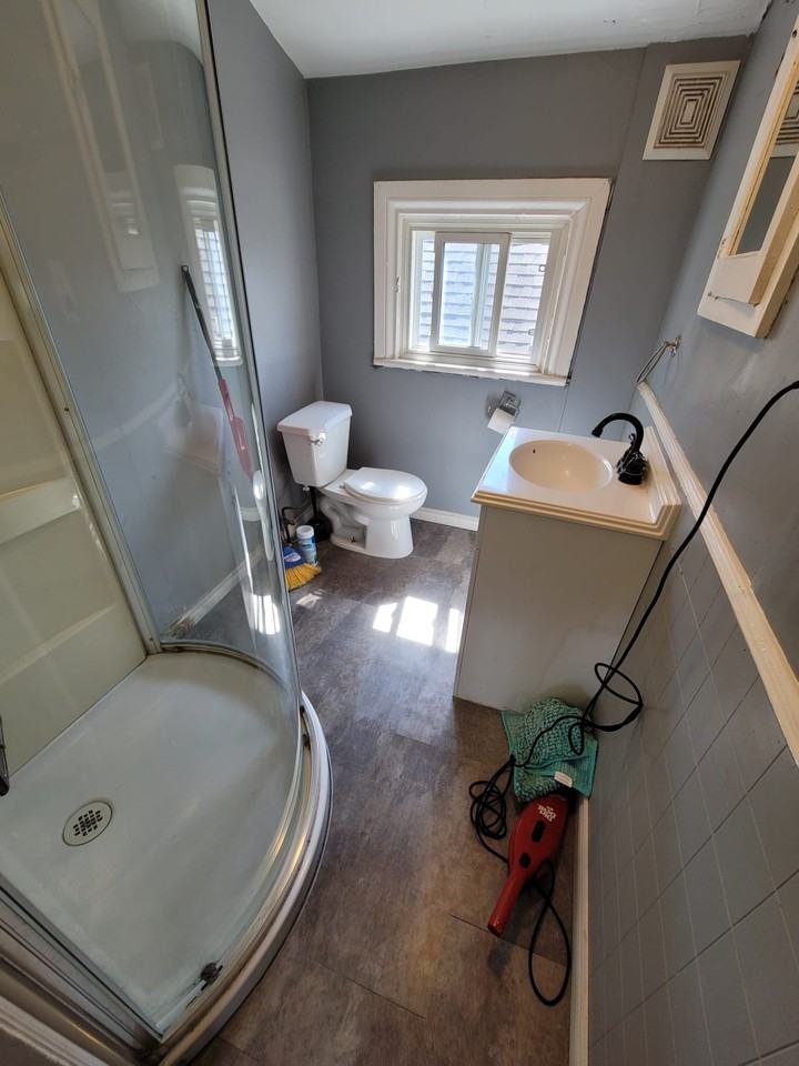 133 Park Row N Apartments in Crown Point East, Hamilton, ON L8H 4E7