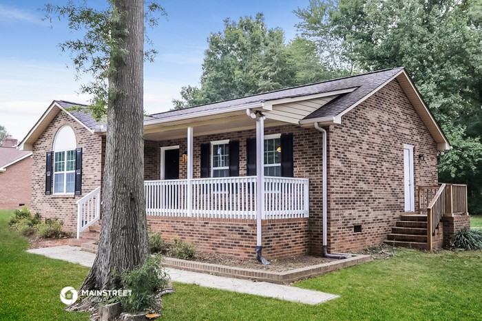 409 Chaney Rd - Photo 2 of 16