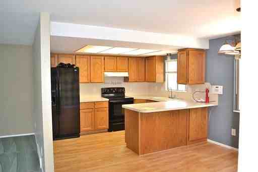 1107 250 W St - Photo 2 of 10