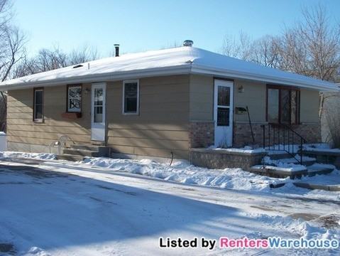 46486 Cambridge Dr - Photo 2 of 10