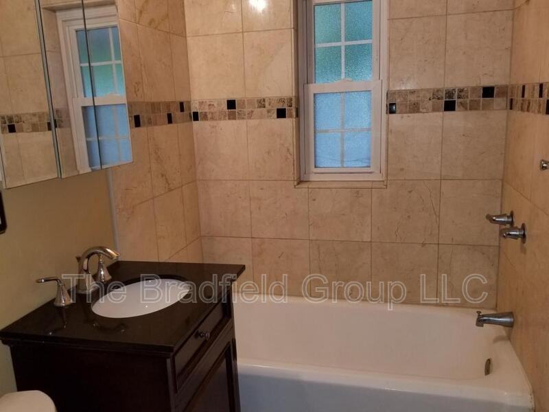6815 Vine St - Photo 2 of 13
