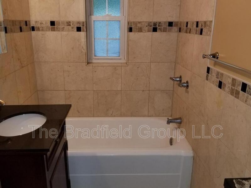 6815 Vine St - Photo 3 of 13