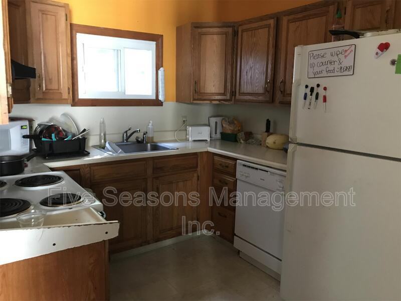 127 N Union St - Photo 6 of 19
