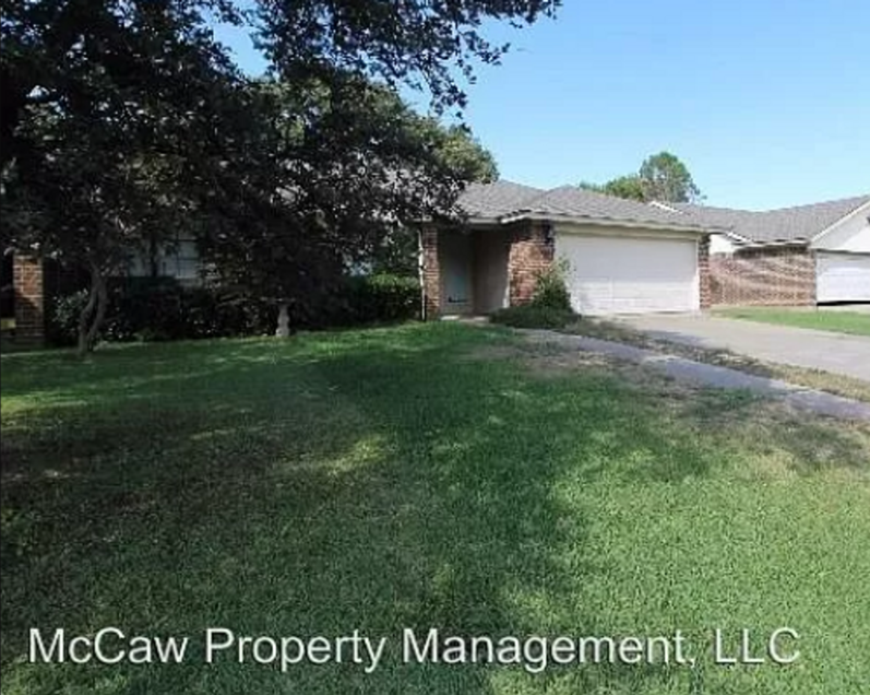 419 Bond St - Photo 2 of 2