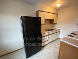 featured image of 750 S Campbell Ave #750F