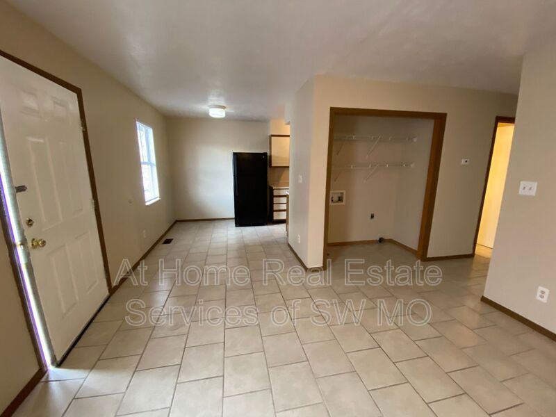 750 S Campbell Ave #750F - Photo 5 of 10