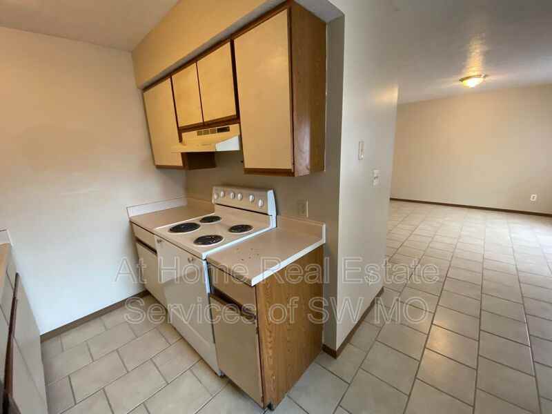 750 S Campbell Ave #750F - Photo 6 of 10