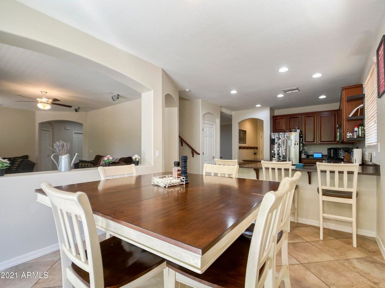 16025 West Mercer Lane - Photo 3 of 9