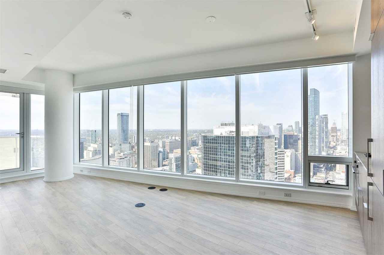 197 Yonge Street #1512