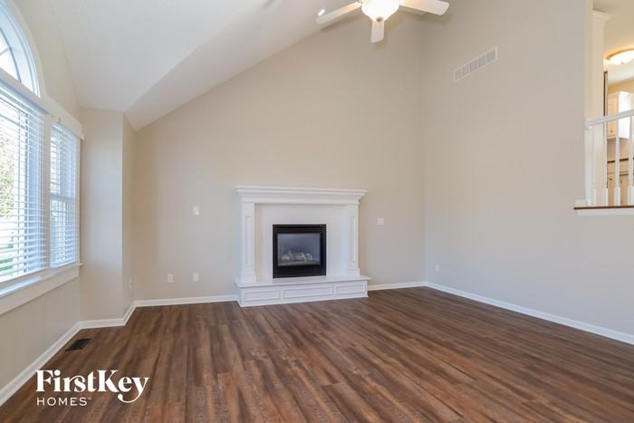 7615 N Everton Ave - Photo 3 of 15