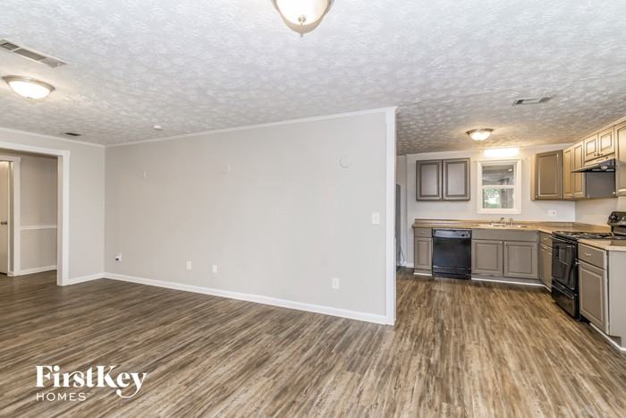 8431 Thims Ave - Photo 3 of 15