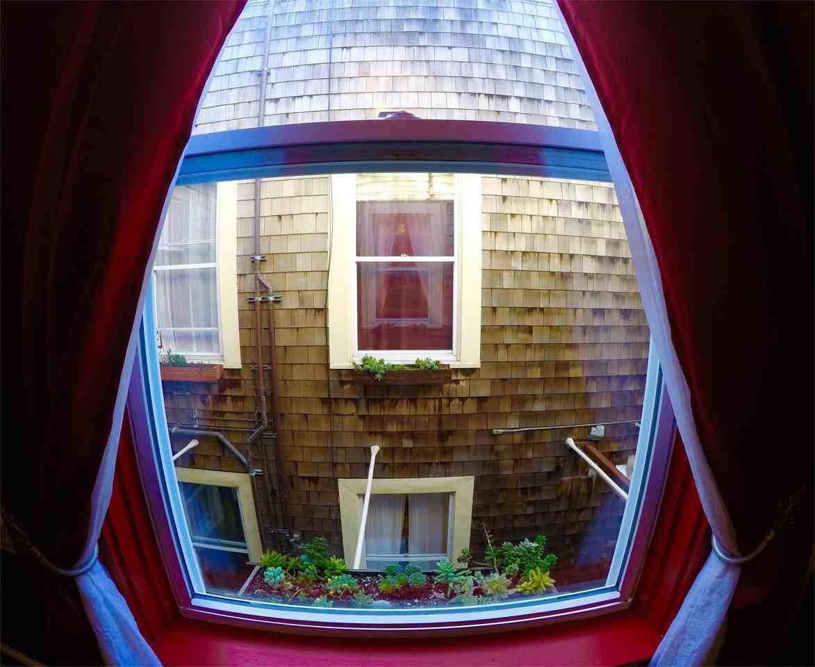 1353 Bush Street - Photo 5 of 9