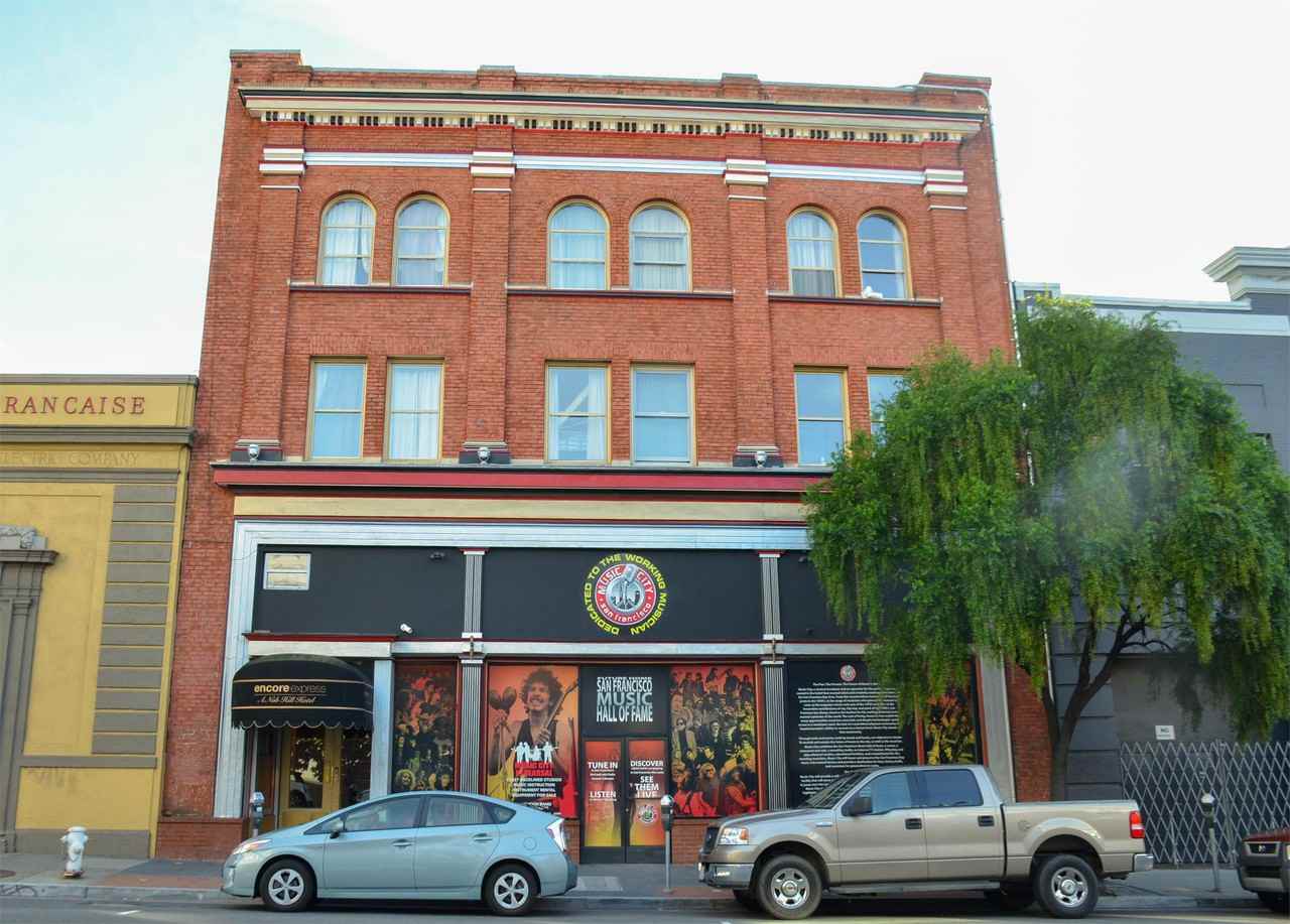 1353 Bush Street - Photo 6 of 9