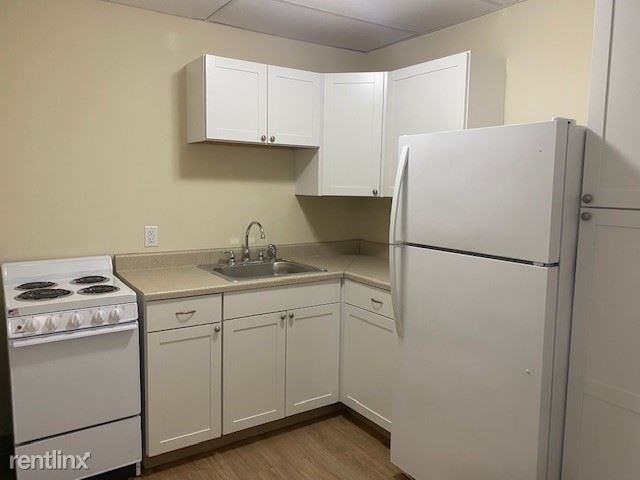 Sunnyside Manor - Photo 2 of 6