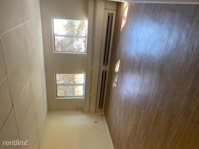 Sunnyside Manor - Photo 3 of 6