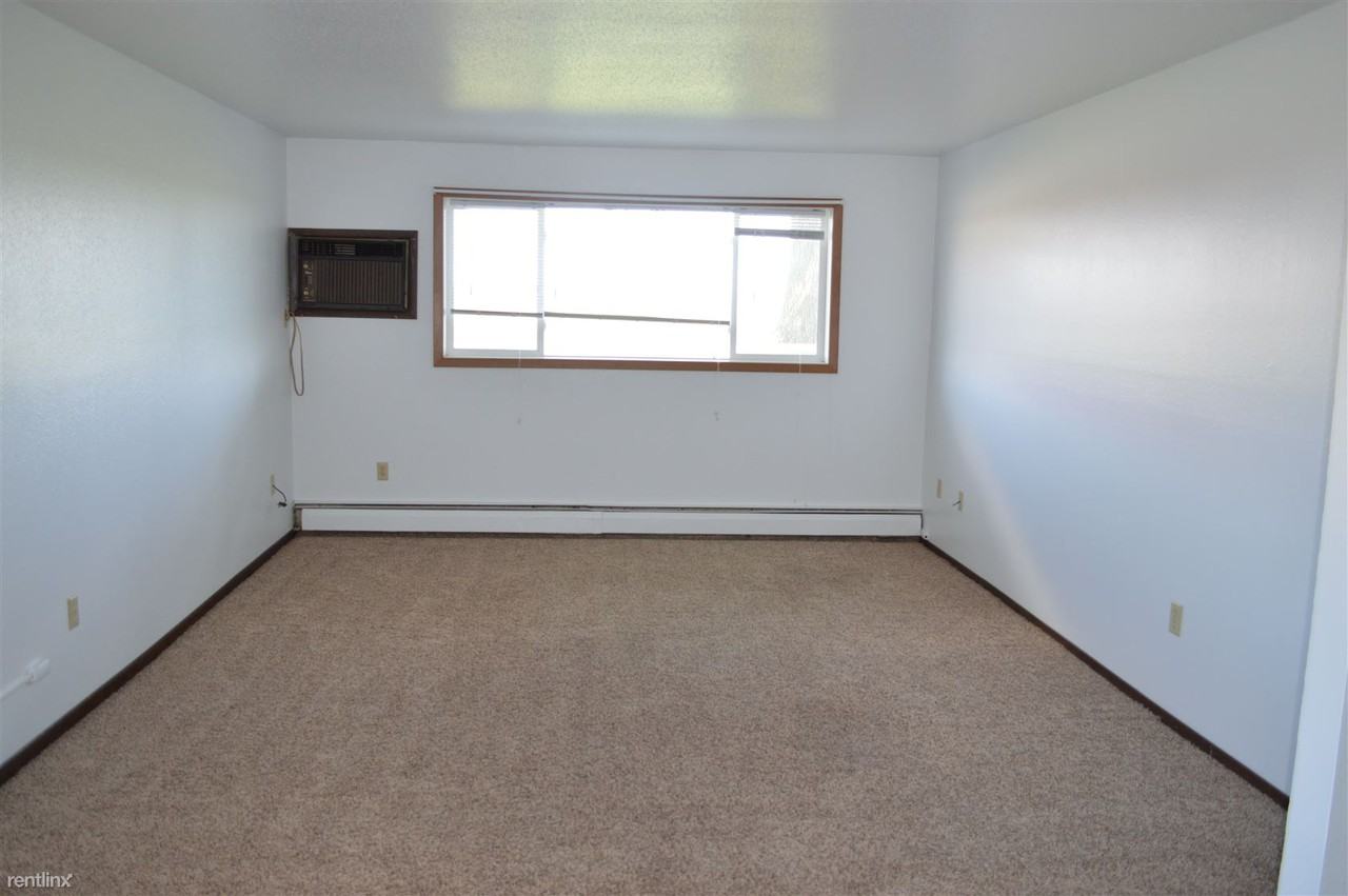 1510 11th Ave Ne - Photo 2 of 7