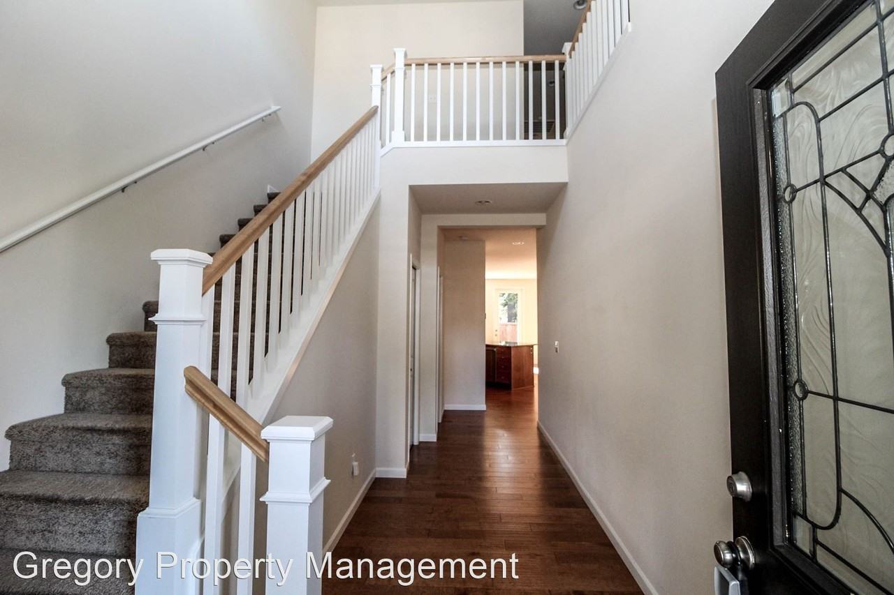 19528 33rd Dr Se - Photo 3 of 24