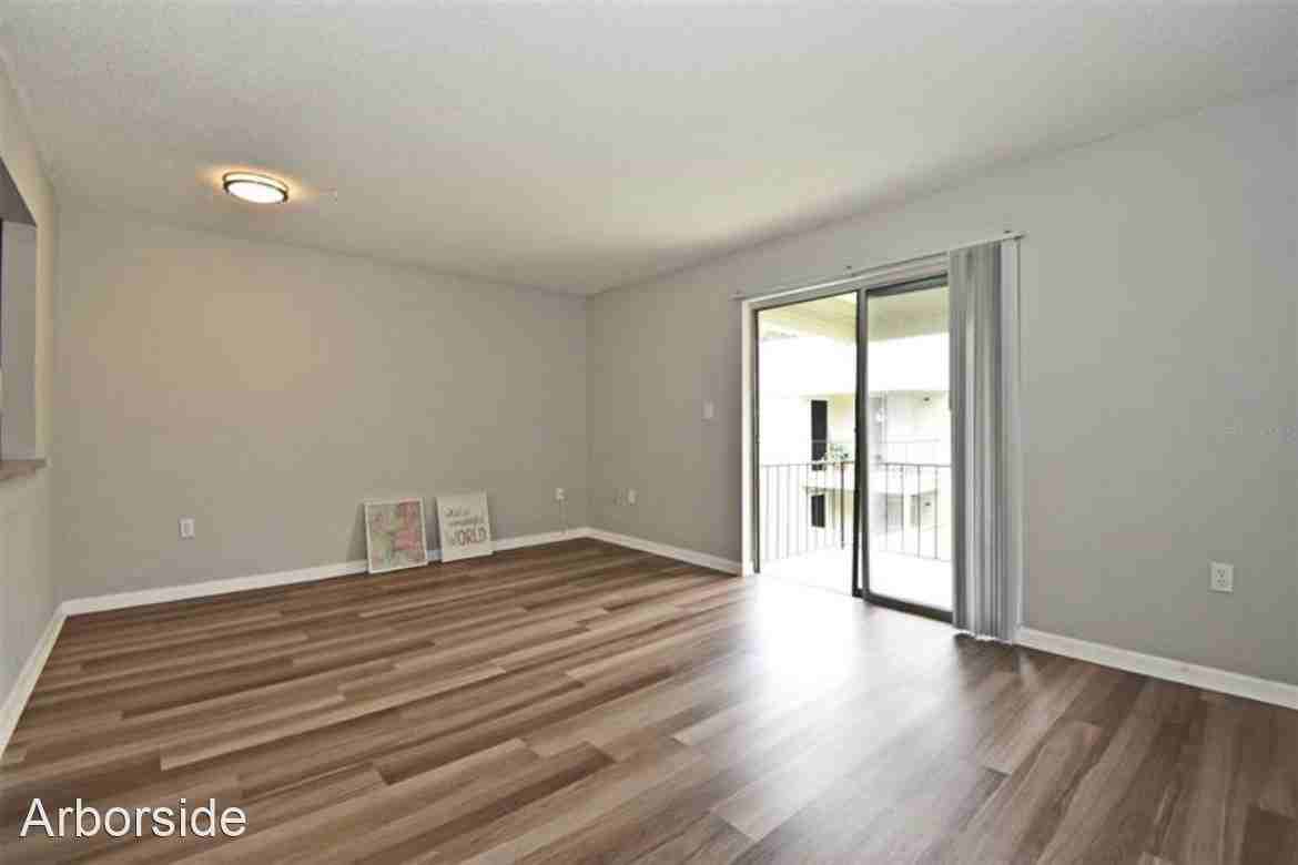 525 Conway Rd - Photo 2 of 6