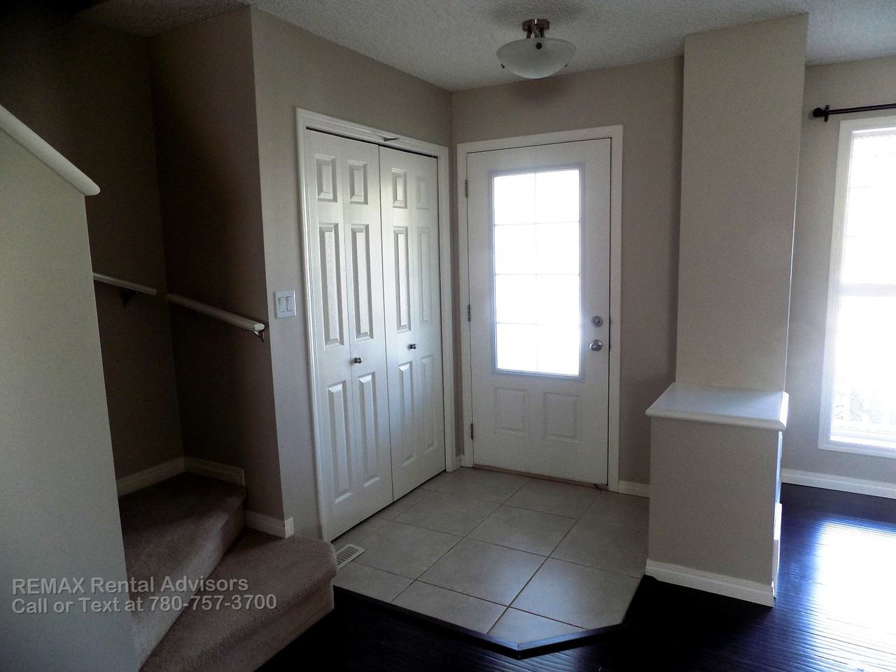 6929 21a Ave Sw - Photo 2 of 16